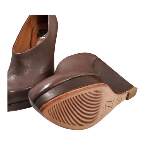 Ella Moss Wedges Brown 7 - Picture 2 of 6